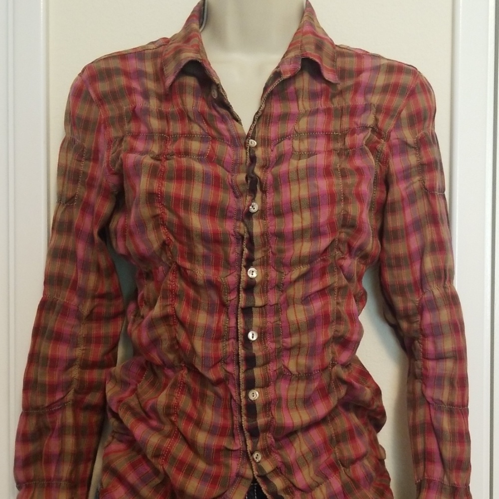 Le Jean De Marithe Francois Girbaud Red Shirt